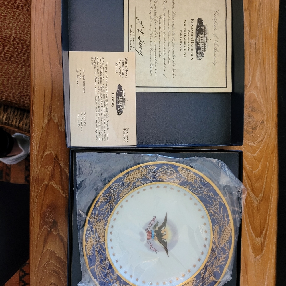 Woodmere White House Dessert Plate Collection